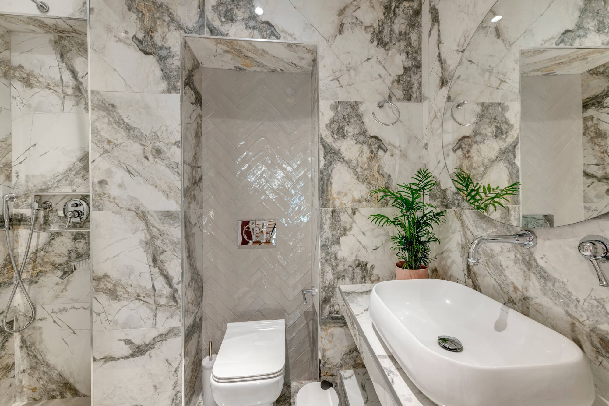 Rosa suite bathroom