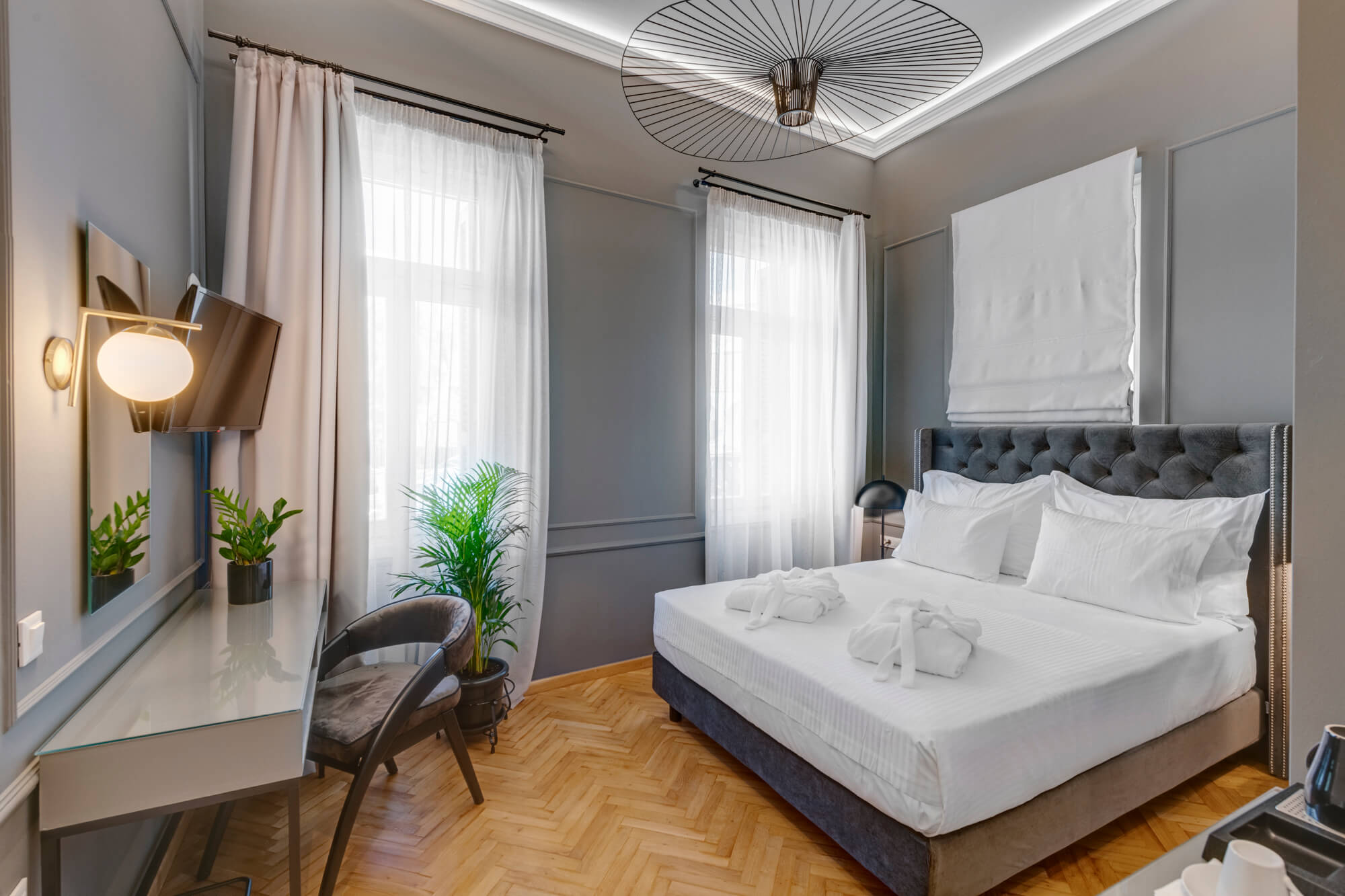 Grigio suite bedroom
