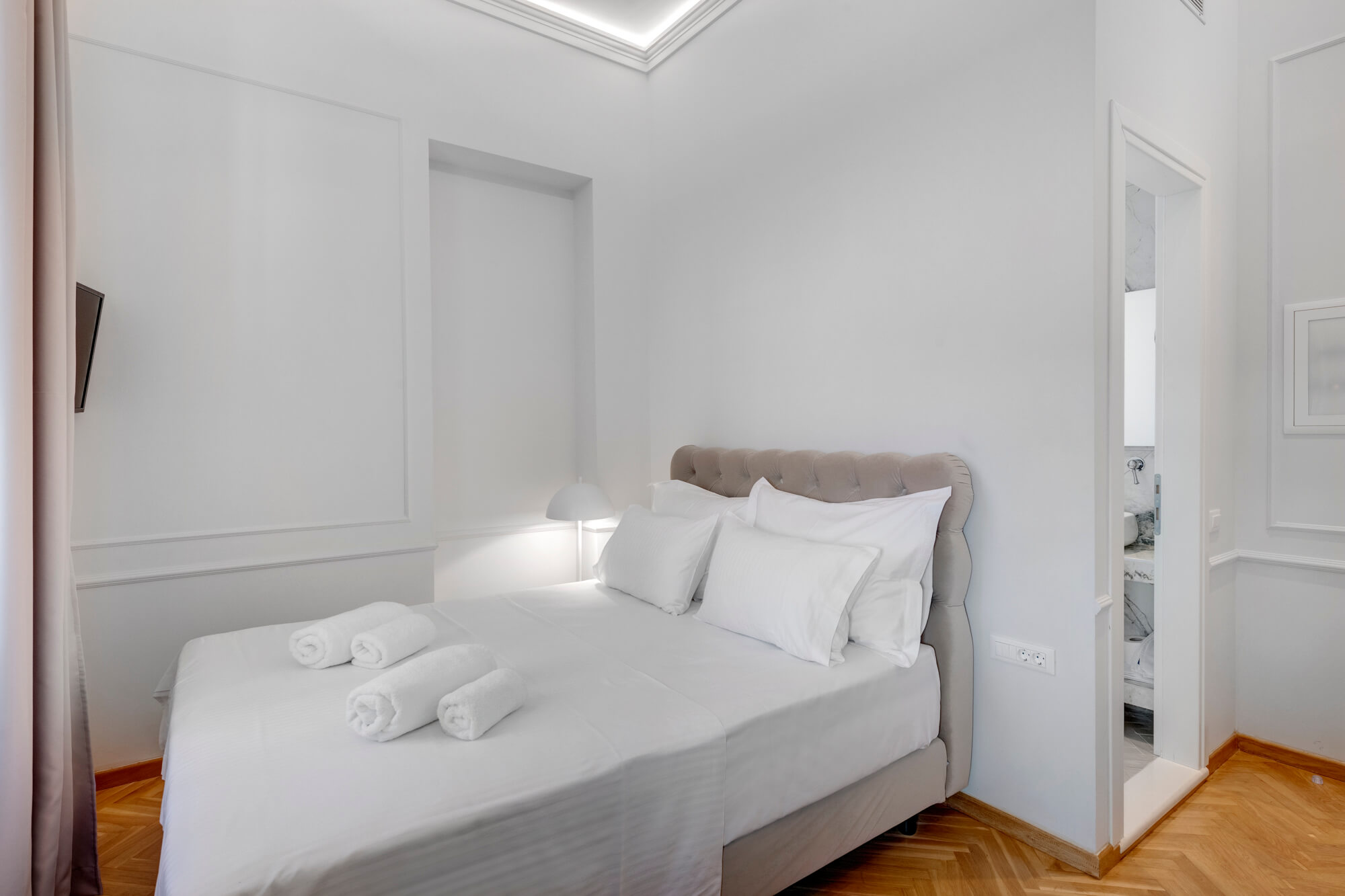Perla suite bedroom