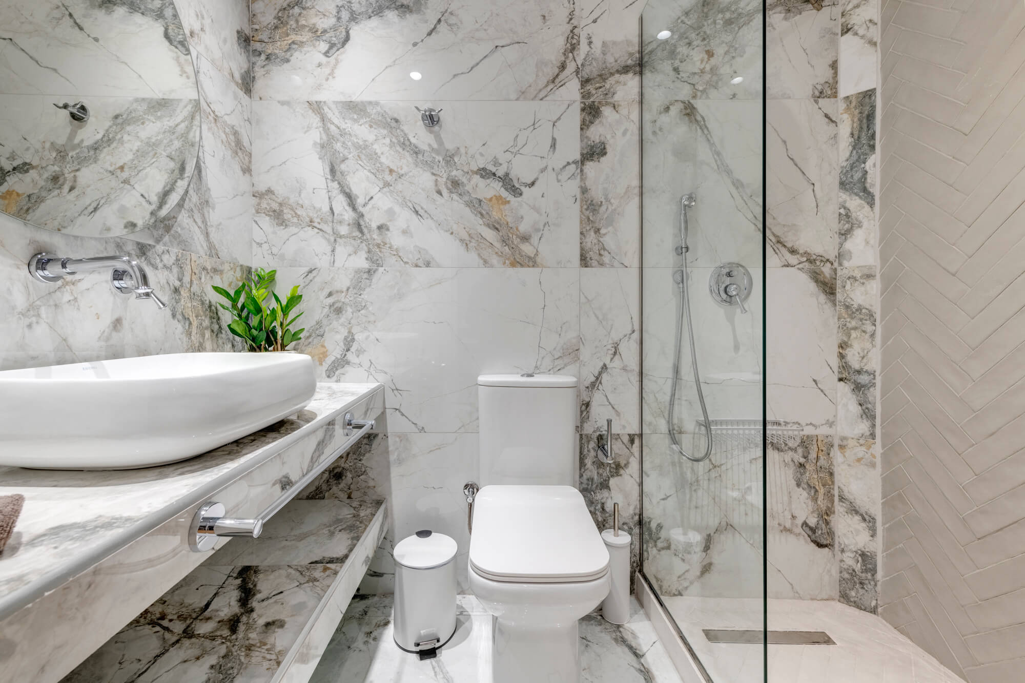Bianva suite bathroom