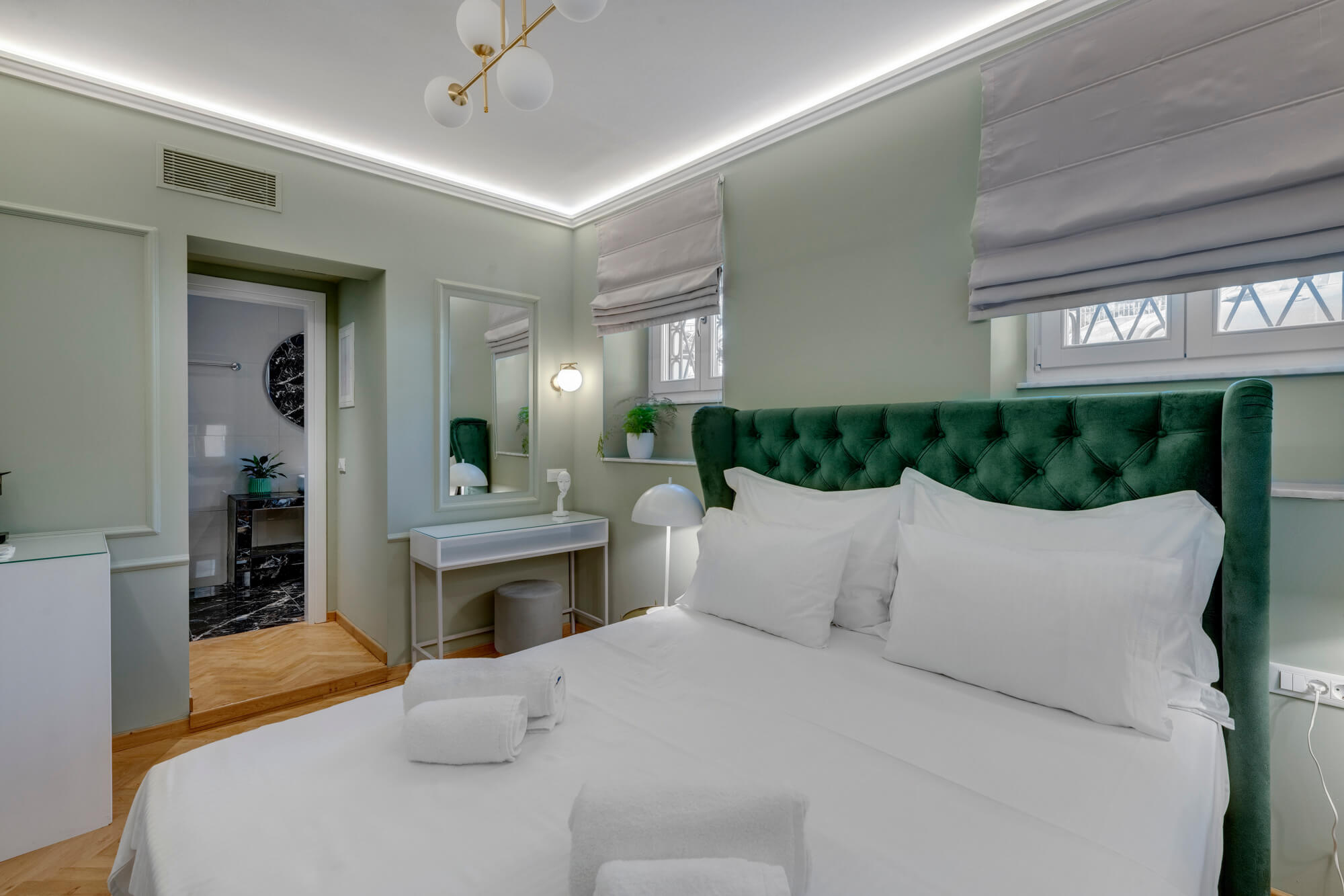 Green suite bedroom